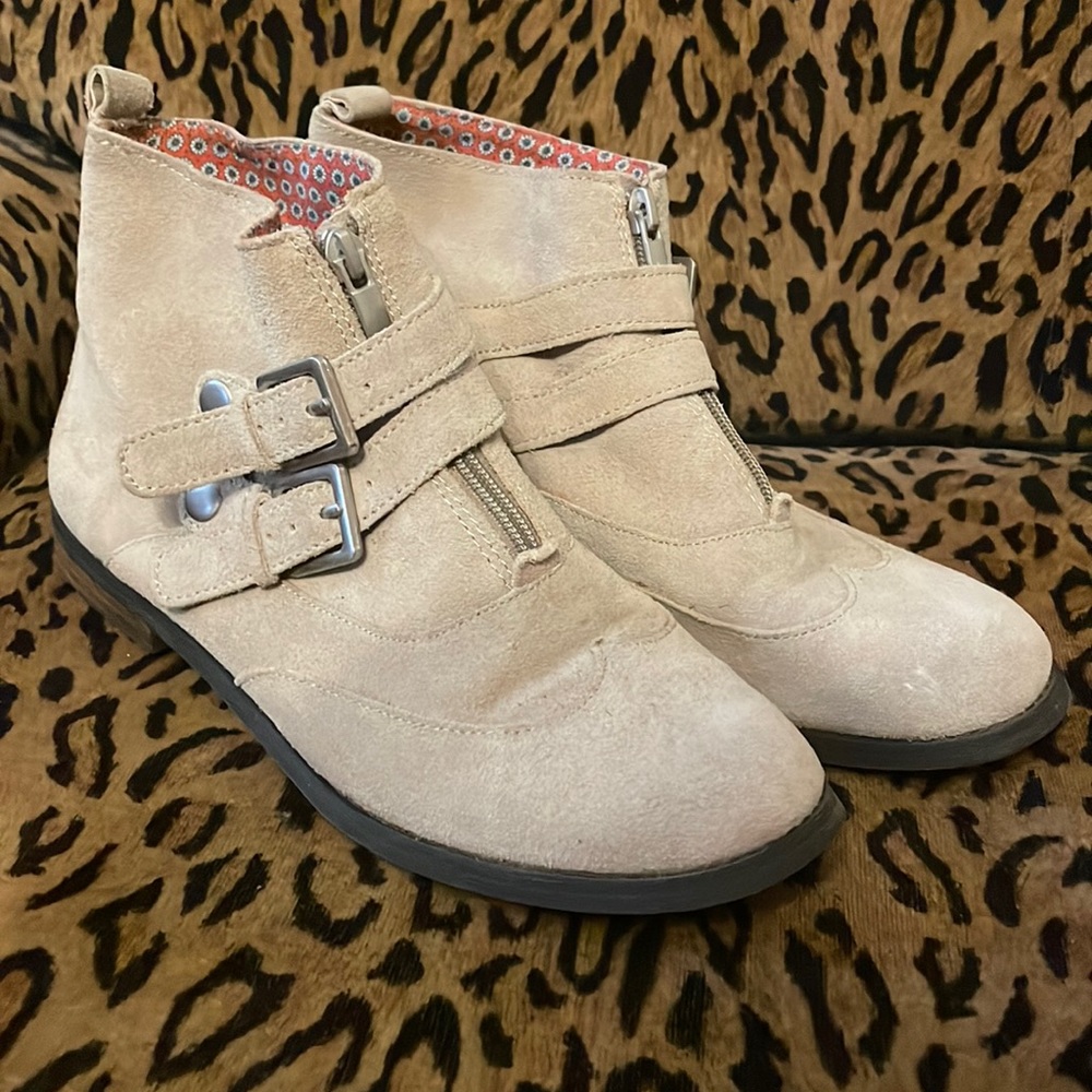 Lucky Brand taupe, suede ankle boots